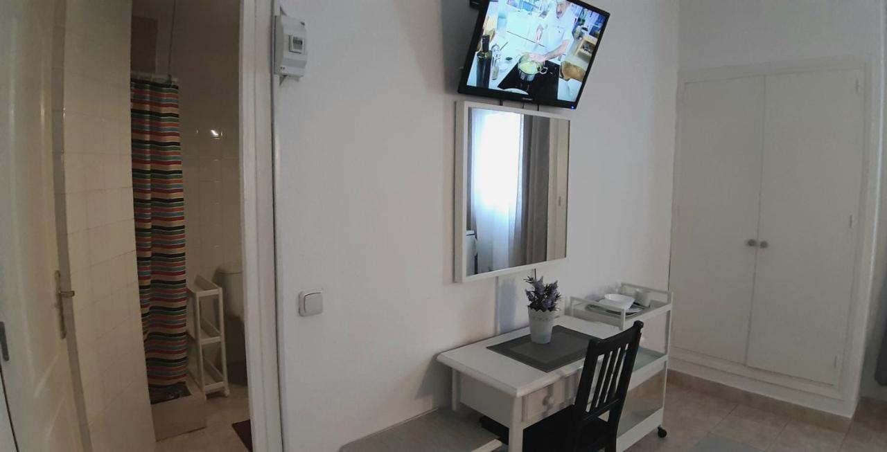 Single Room Bathroom