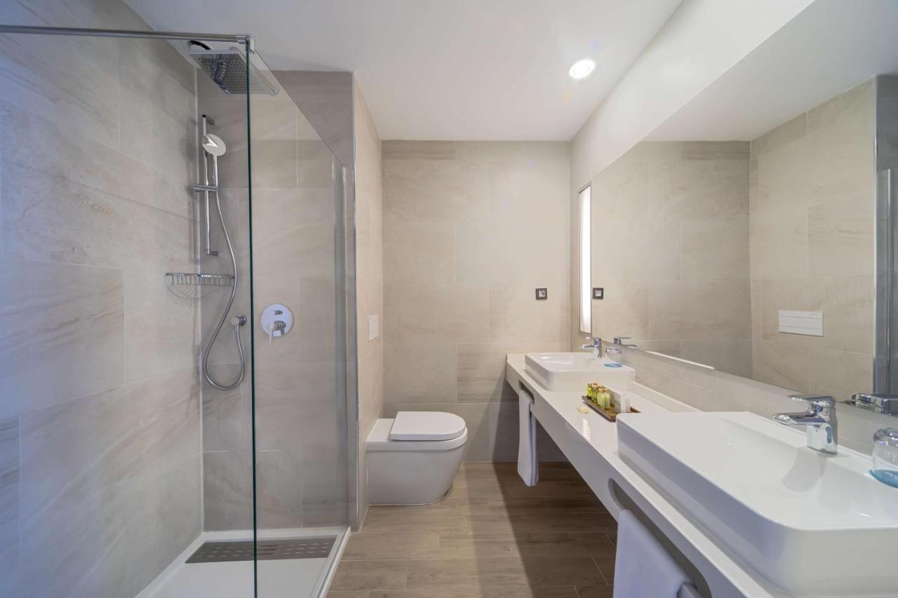 Superior Double or Twin Room Terrace Side Sea View
