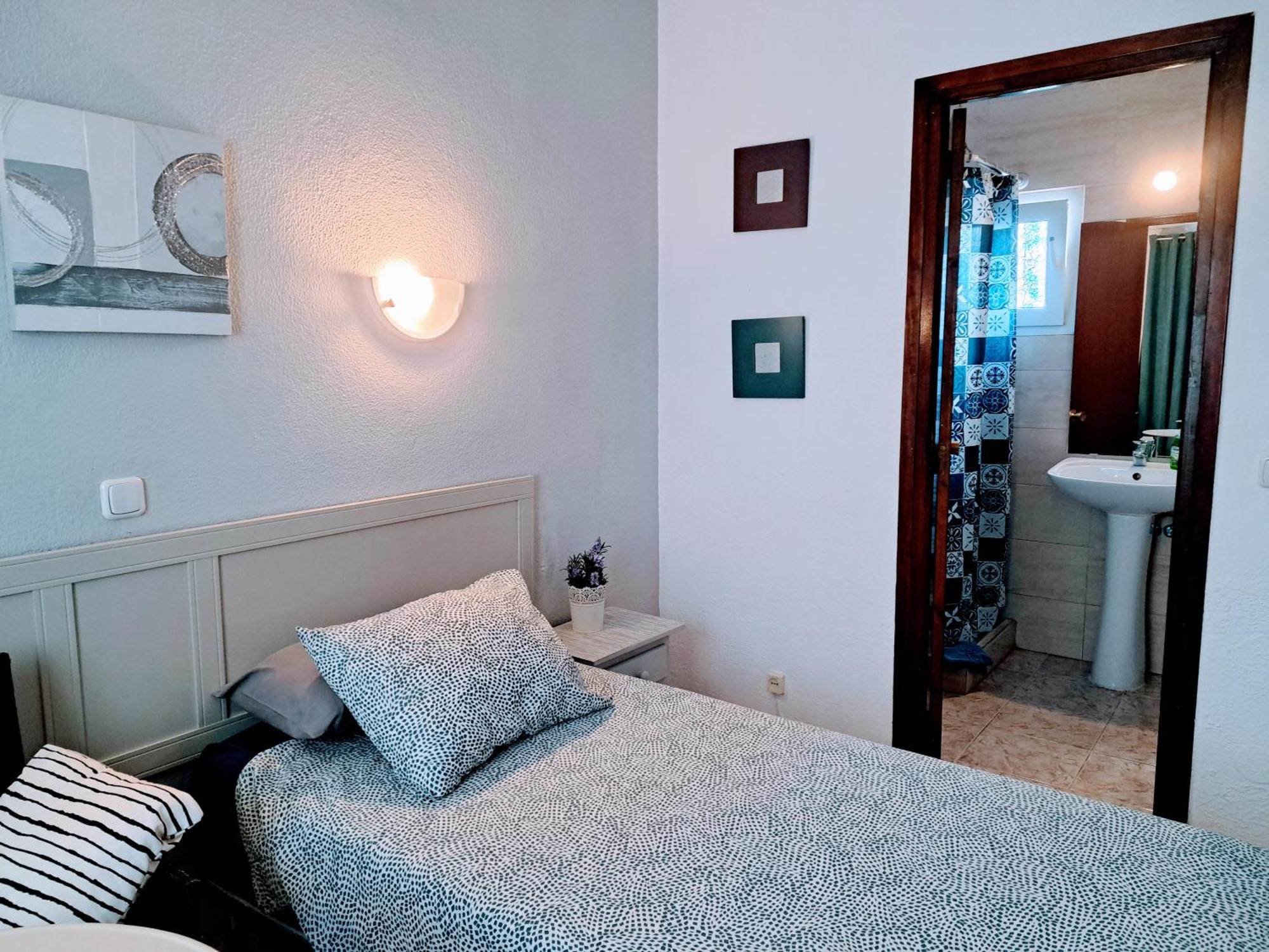 Single Room Bathroom